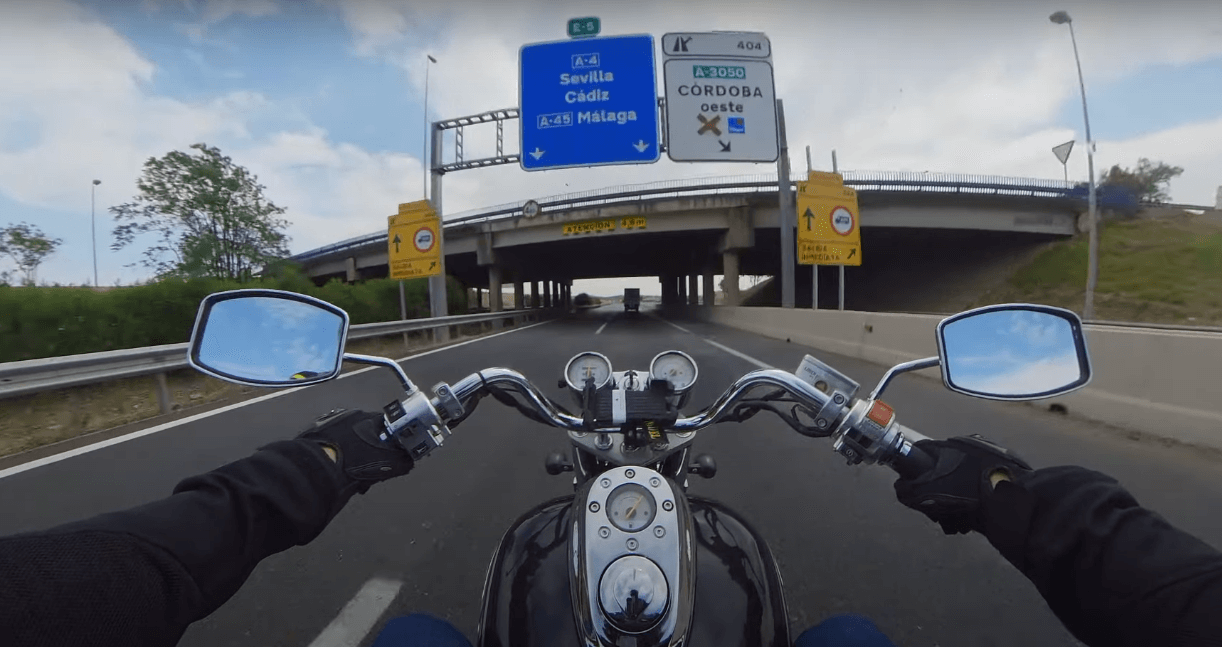 Lee más sobre el artículo ¿Puedo ir con una 125 en autovía?